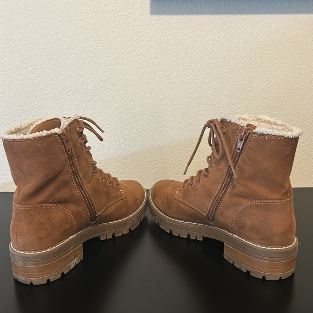 Universal Thread Sherpa Lace-Up Boots - Picture 4 of 6